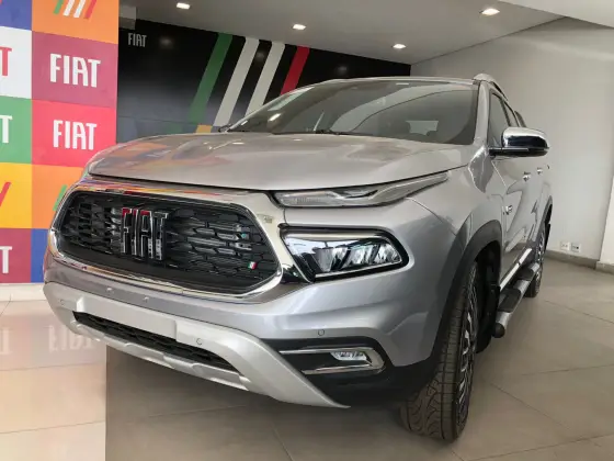 FIAT TORO 2.0 16V TURBO DIESEL RANCH 4WD AT9 FIAT TORO 2.0 16V TURBO DIESEL RANCH 4WD AT9