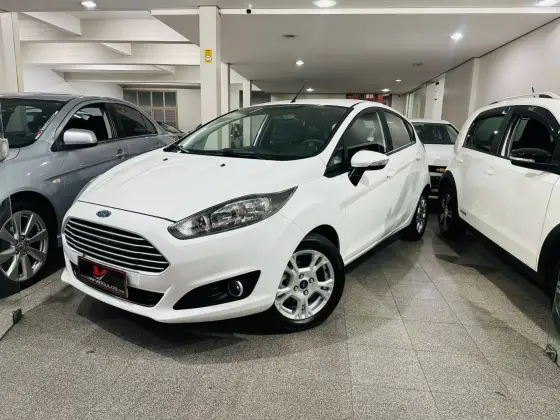 FORD FIESTA 1.6 SE HATCH 16V FLEX 4P POWERSHIFT