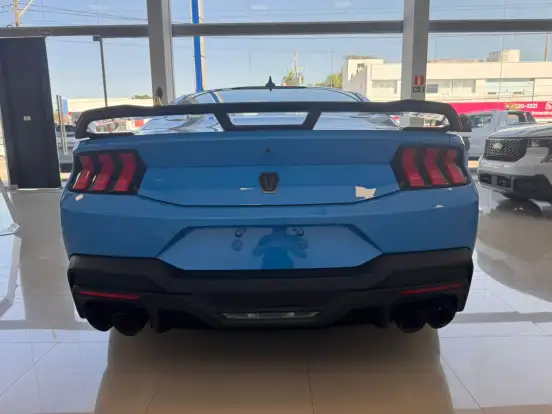 FORD-MUSTANG-2025