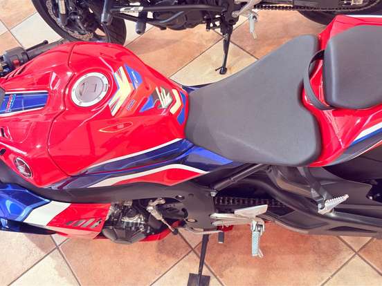 HONDA-CBR 1000RR-R FIREBLADE SP HONDA-CBR 1000RR-R FIREBLADE SP-2021