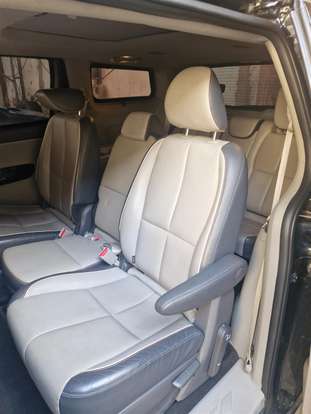 KIA-CARNIVAL-2018
