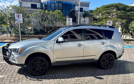MITSUBISHI OUTLANDER 3.0 GT 4X4 V6 24V GASOLINA 4P AUTOMÁTICO