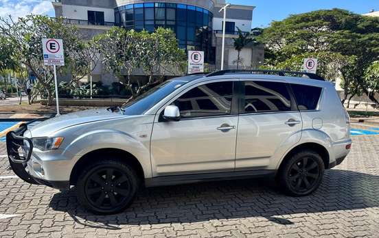 MITSUBISHI-OUTLANDER-2011