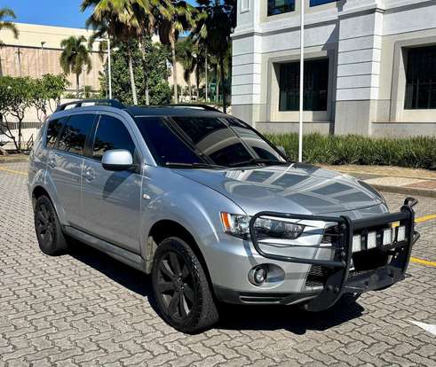 MITSUBISHI-OUTLANDER-2011