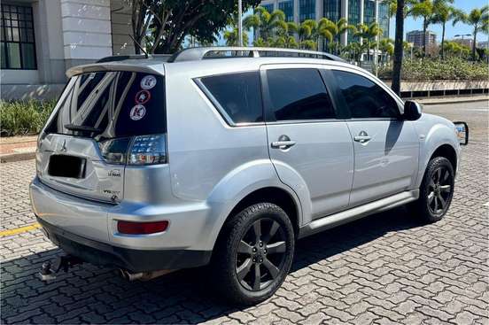 MITSUBISHI-OUTLANDER-2011
