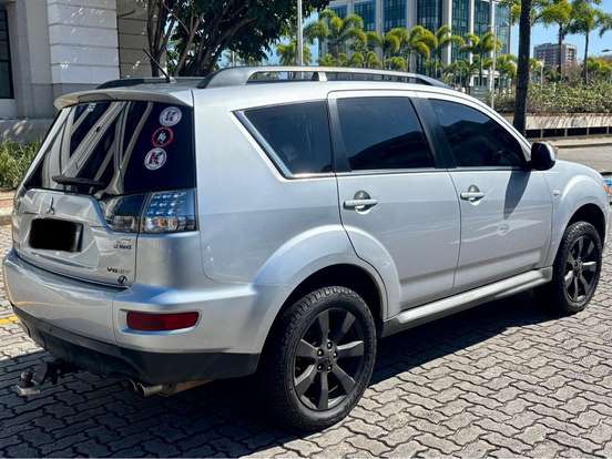 MITSUBISHI-OUTLANDER-3.0 GT 4X4 V6 24V GASOLINA 4P AUTOMÁTICO MITSUBISHI-OUTLANDER-2011