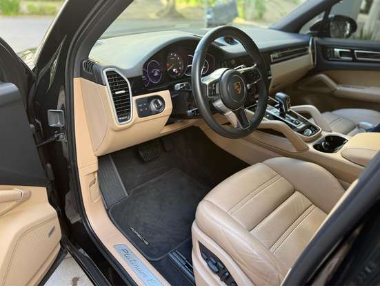 PORSCHE-CAYENNE-2022