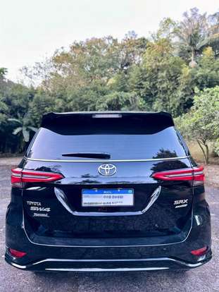 TOYOTA-HILUX SW4-2025