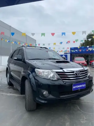 TOYOTA HILUX SW4 3.0 SRV 4X4 7 LUGARES 16V TURBO INTERCOOLER DIESEL 4P AUTOMÁTICO TOYOTA HILUX SW4 3.0 SRV 4X4 7 LUGARES 16V TURBO INTERCOOLER DIESEL 4P AUTOMÁTICO
