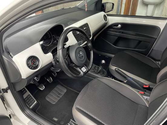 VOLKSWAGEN-UP-1.0 TSI HIGH UP 12V FLEX 4P MANUAL VOLKSWAGEN-UP-2016