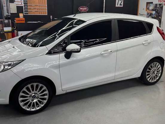 FORD-FIESTA-1.6 TITANIUM HATCH 16V FLEX 4P POWERSHIFT FORD-FIESTA-2014