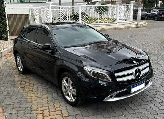 MERCEDES-BENZ-GLA 200-2017