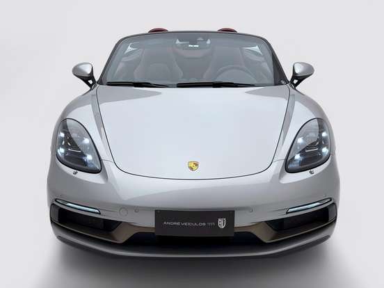 PORSCHE-718-2022