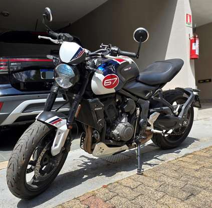 TRIUMPH-TRIDENT 660 TRIPLE TRIBUTE EDITION-2024