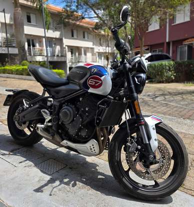 TRIUMPH-TRIDENT 660 TRIPLE TRIBUTE EDITION-2024