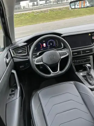 VOLKSWAGEN-POLO-2023