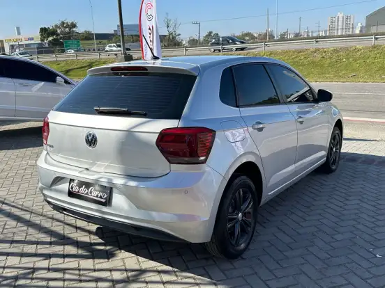 VOLKSWAGEN-POLO-2018