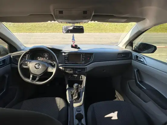 VOLKSWAGEN-POLO-2018