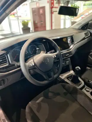 VOLKSWAGEN-POLO-2025