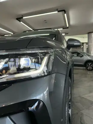 VOLKSWAGEN-TAOS-2025