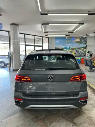 VOLKSWAGEN-TAOS-1.4 250 TSI TOTAL FLEX HIGHLINE AUTOMÁTICO VOLKSWAGEN-TAOS-2025