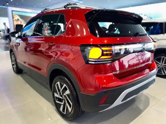 VOLKSWAGEN-T-CROSS-1.4 250 TSI TOTAL FLEX HIGHLINE AUTOMÁTICO VOLKSWAGEN-T-CROSS-2024