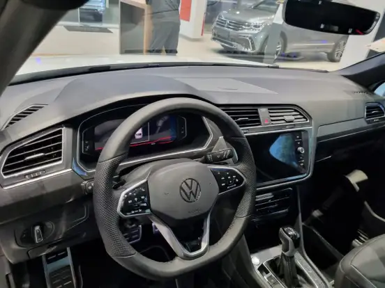 VOLKSWAGEN-TIGUAN-2.0 300 TSI GASOLINA ALLSPACE R-LINE AUTOMÁTICO VOLKSWAGEN-TIGUAN-2025