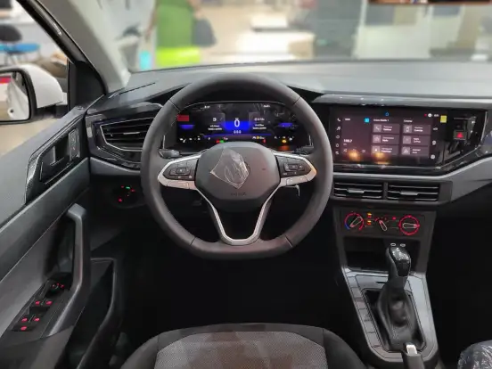 VOLKSWAGEN-VIRTUS-1.0 170 TSI AUTOMÁTICO VOLKSWAGEN-VIRTUS-2025
