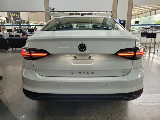 VOLKSWAGEN-VIRTUS-1.0 170 TSI AUTOMÁTICO VOLKSWAGEN-VIRTUS-2025