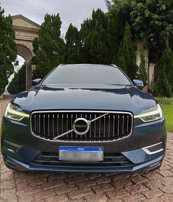 VOLVO-XC60-2018