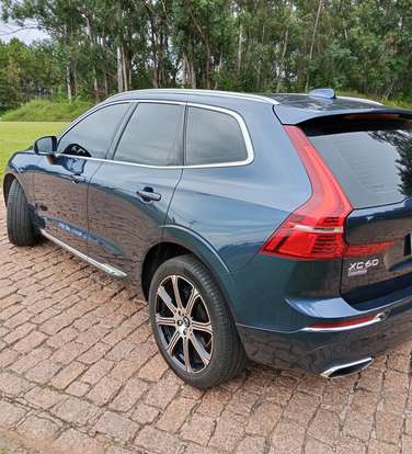 VOLVO-XC60-2018