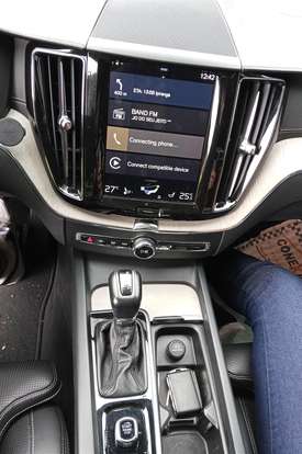 VOLVO-XC60-2018