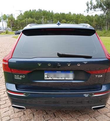 VOLVO-XC60-2018