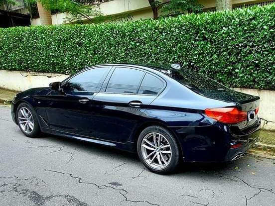 BMW-530i-2.0 16V TURBO GASOLINA M SPORT AUTOMÁTICO BMW-530i-2017
