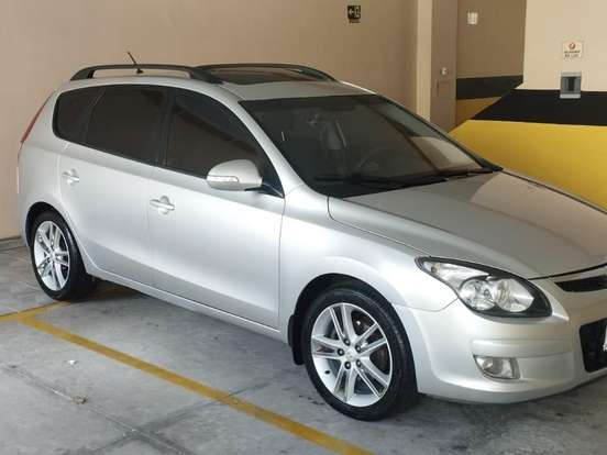 HYUNDAI-I30 CW-2.0 MPFI GLS 16V GASOLINA 4P AUTOMÁTICO HYUNDAI-I30 CW-2011