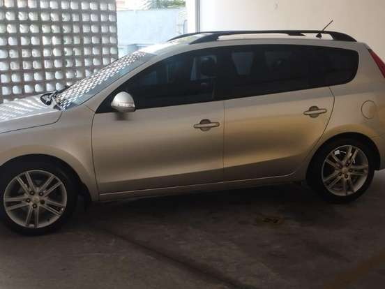 HYUNDAI-I30 CW-2.0 MPFI GLS 16V GASOLINA 4P AUTOMÁTICO HYUNDAI-I30 CW-2011
