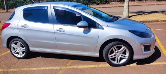 PEUGEOT-308-2012