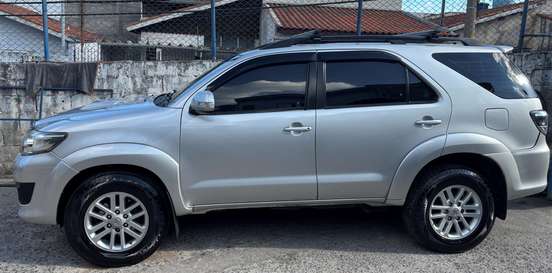 TOYOTA-HILUX SW4-3.0 SRV 4X4 7 LUGARES 16V TURBO INTERCOOLER DIESEL 4P AUTOMÁTICO TOYOTA-HILUX SW4-2014