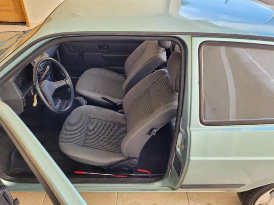 VOLKSWAGEN-GOL-1990