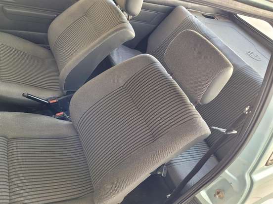 VOLKSWAGEN-GOL-1990
