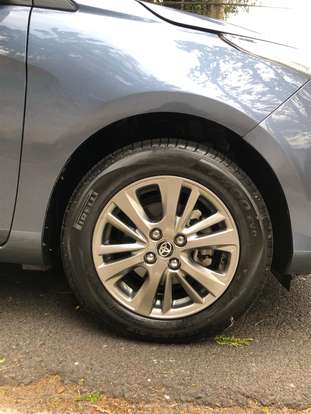 TOYOTA-YARIS-2021