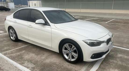 BMW-320i-2018