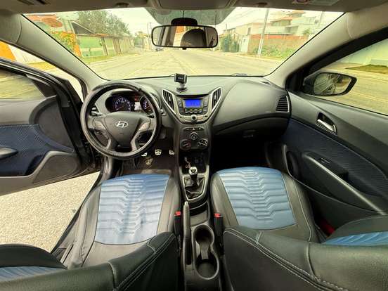 HYUNDAI-HB20-1.6 PREMIUM 16V FLEX 4P MANUAL HYUNDAI-HB20-2013