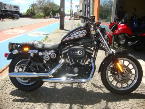 HARLEY-DAVIDSON SPORTSTER XL 883 R 