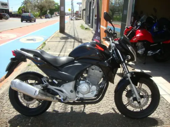HONDA CB 300R 