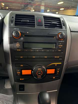TOYOTA-COROLLA-2011