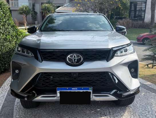 TOYOTA-HILUX SW4-2023