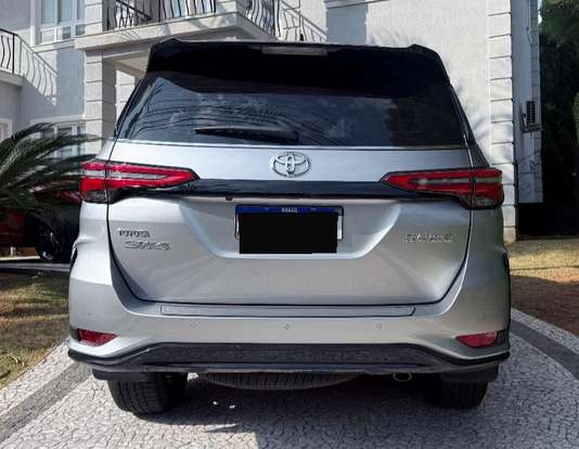 TOYOTA-HILUX SW4-2023