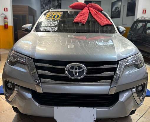 TOYOTA-HILUX SW4-2.8 SRX 4X4 7 LUGARES 16V TURBO INTERCOOLER DIESEL 4P AUTOMÁTICO TOYOTA-HILUX SW4-2019