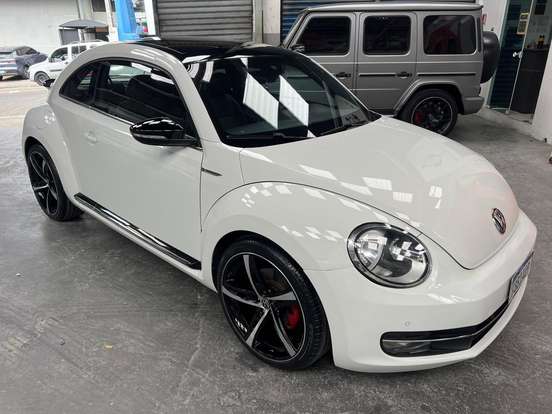 VOLKSWAGEN-FUSCA-2014
